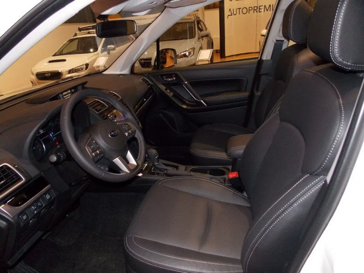Subaru Forester usata a Como (8)