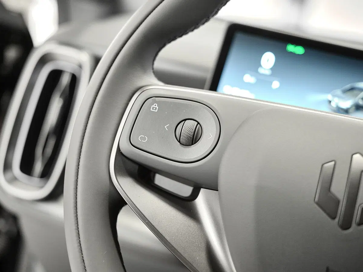 Leapmotor B05 nuova a Prato (6)
