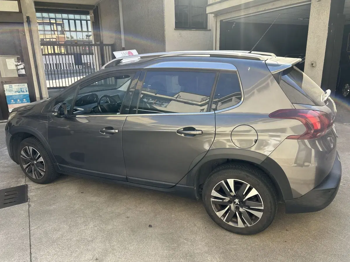 Peugeot 2008 usata a Milano (5)