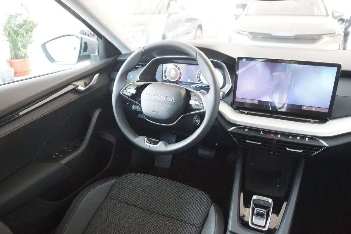 Skoda Octavia Station Wagon nuova a Torino (18)
