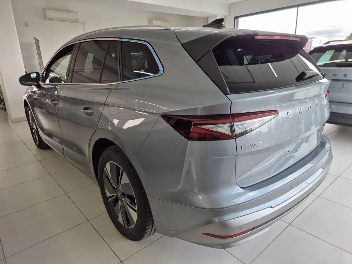Skoda Enyaq nuova a Torino (9)