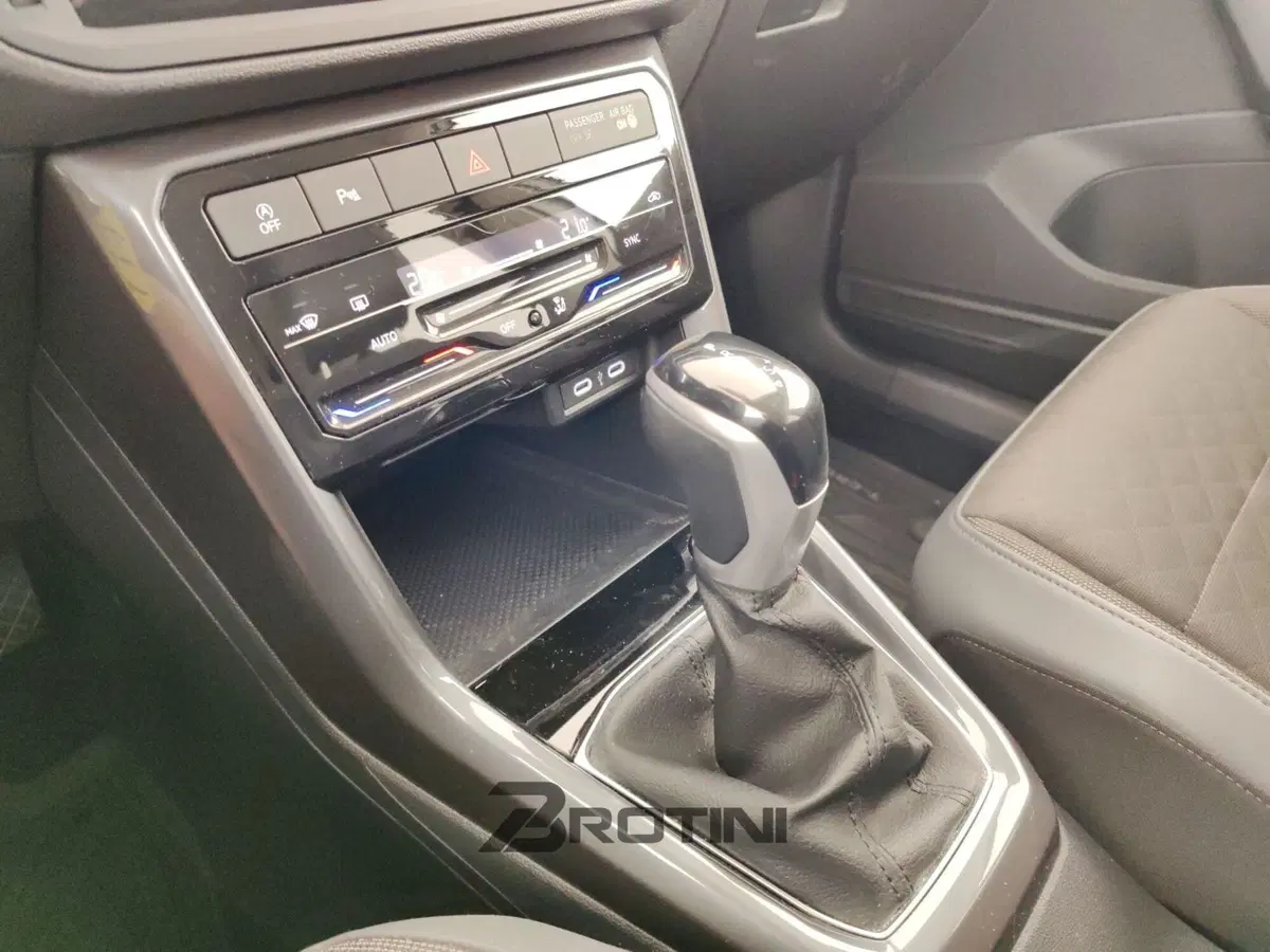 Volkswagen T-Cross usata a Massa-Carrara (11)