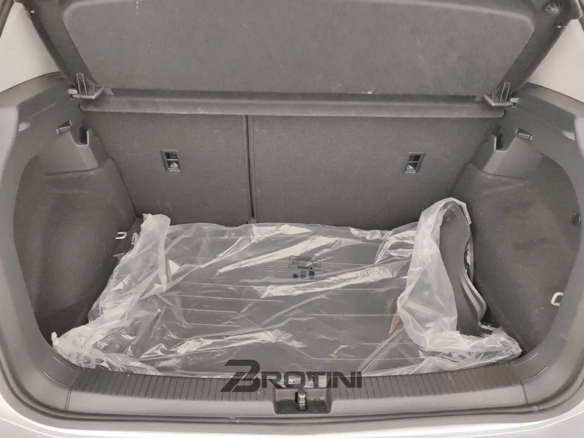 Volkswagen T-Cross usata a Massa-Carrara (15)