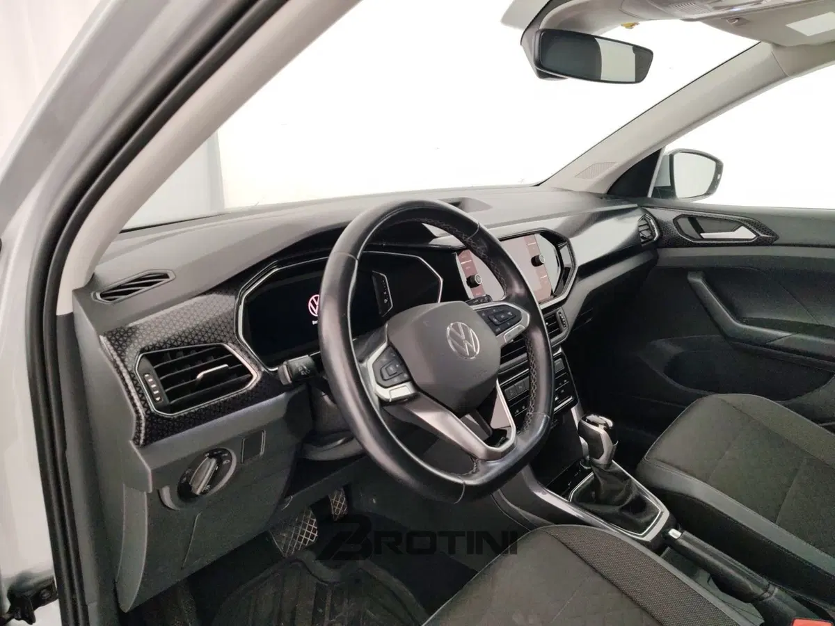 Volkswagen T-Cross usata a Massa-Carrara (8)