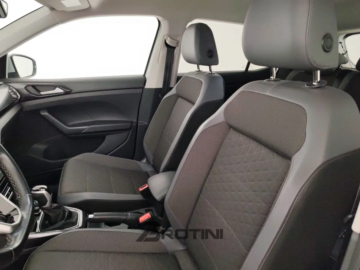 Volkswagen T-Cross usata a Massa-Carrara (9)