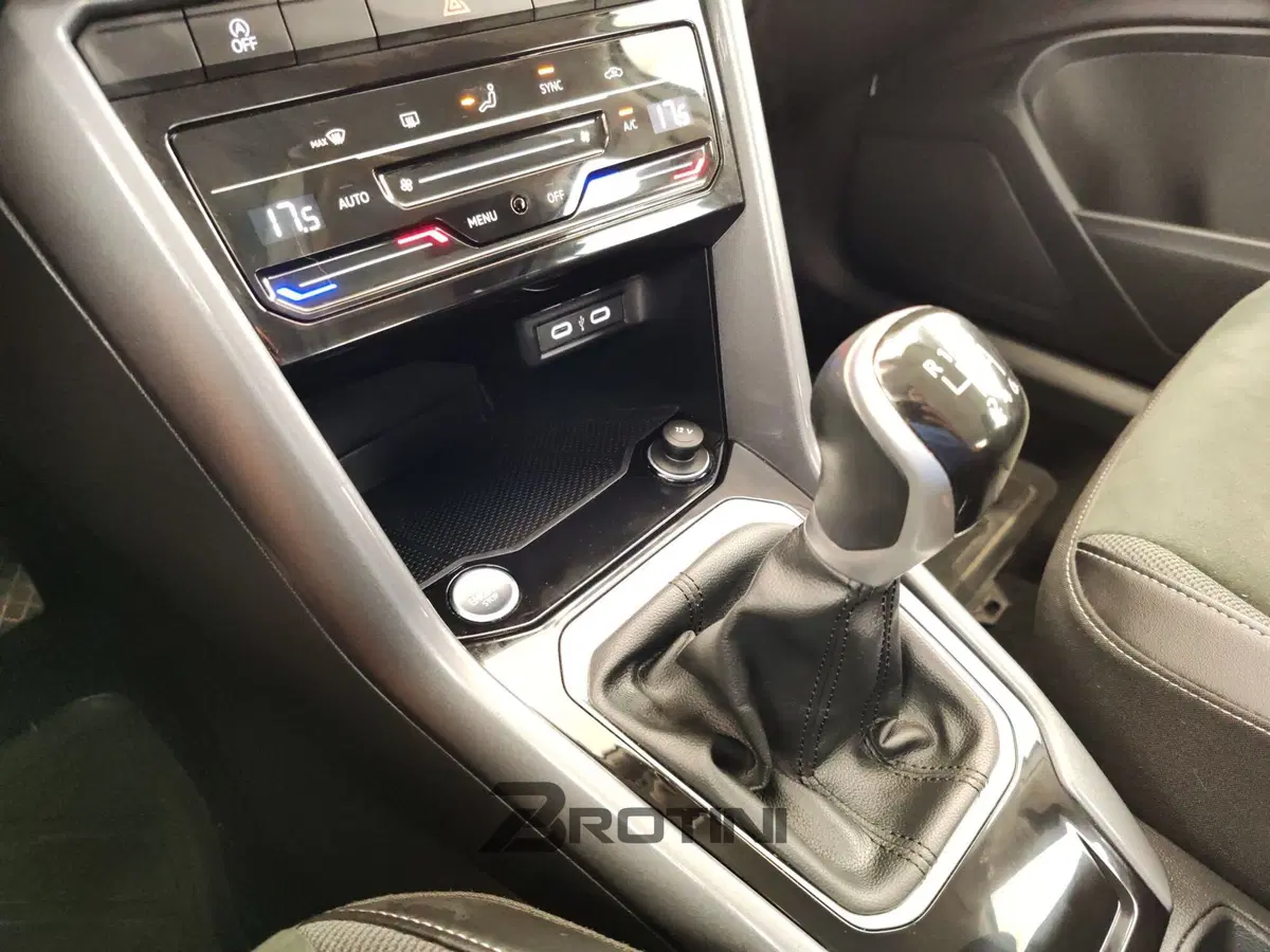 Volkswagen T-Roc usata a Massa-Carrara (11)