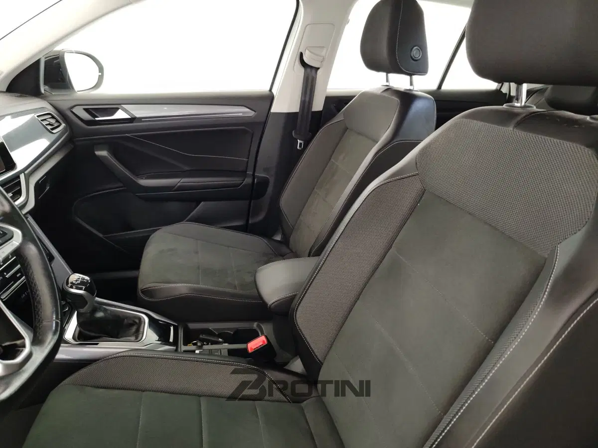 Volkswagen T-Roc usata a Massa-Carrara (9)