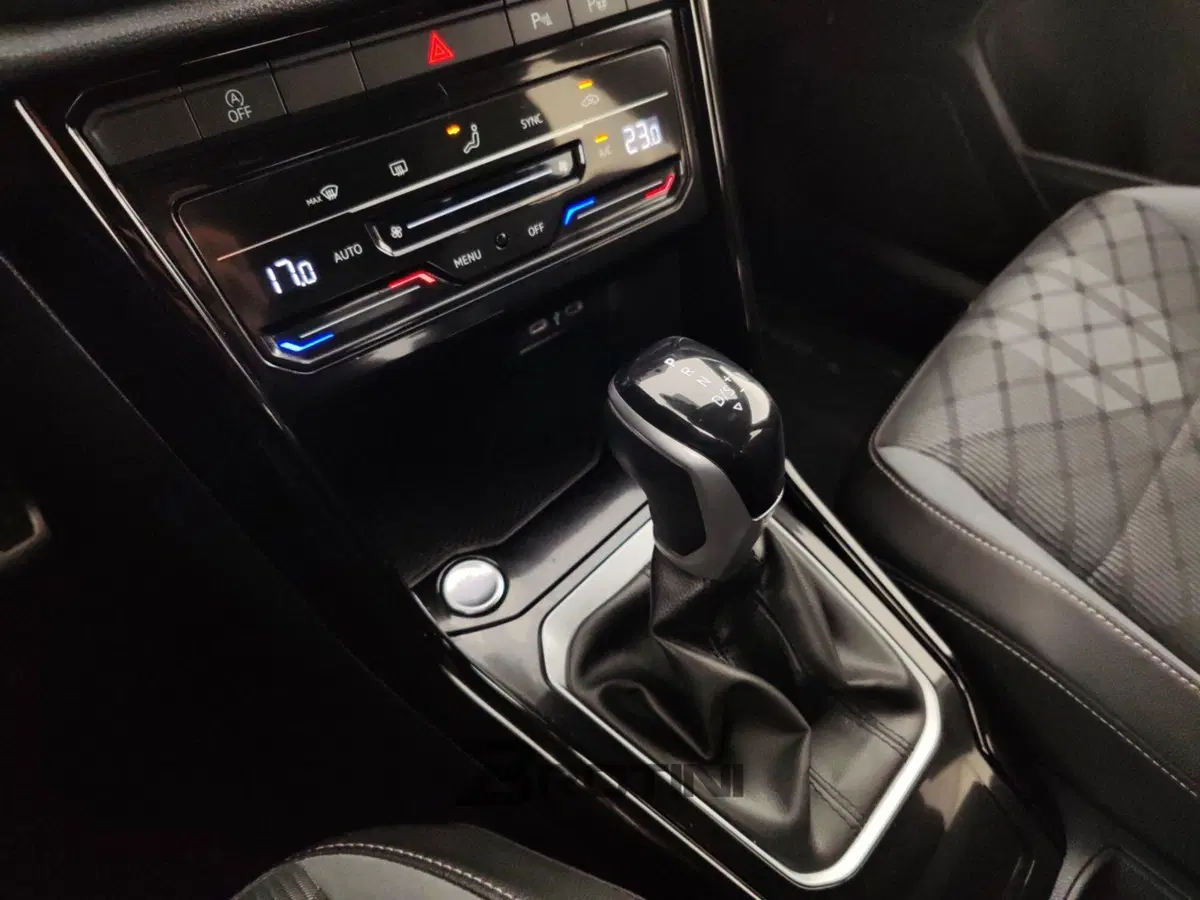Volkswagen T-Roc usata a Massa-Carrara (11)