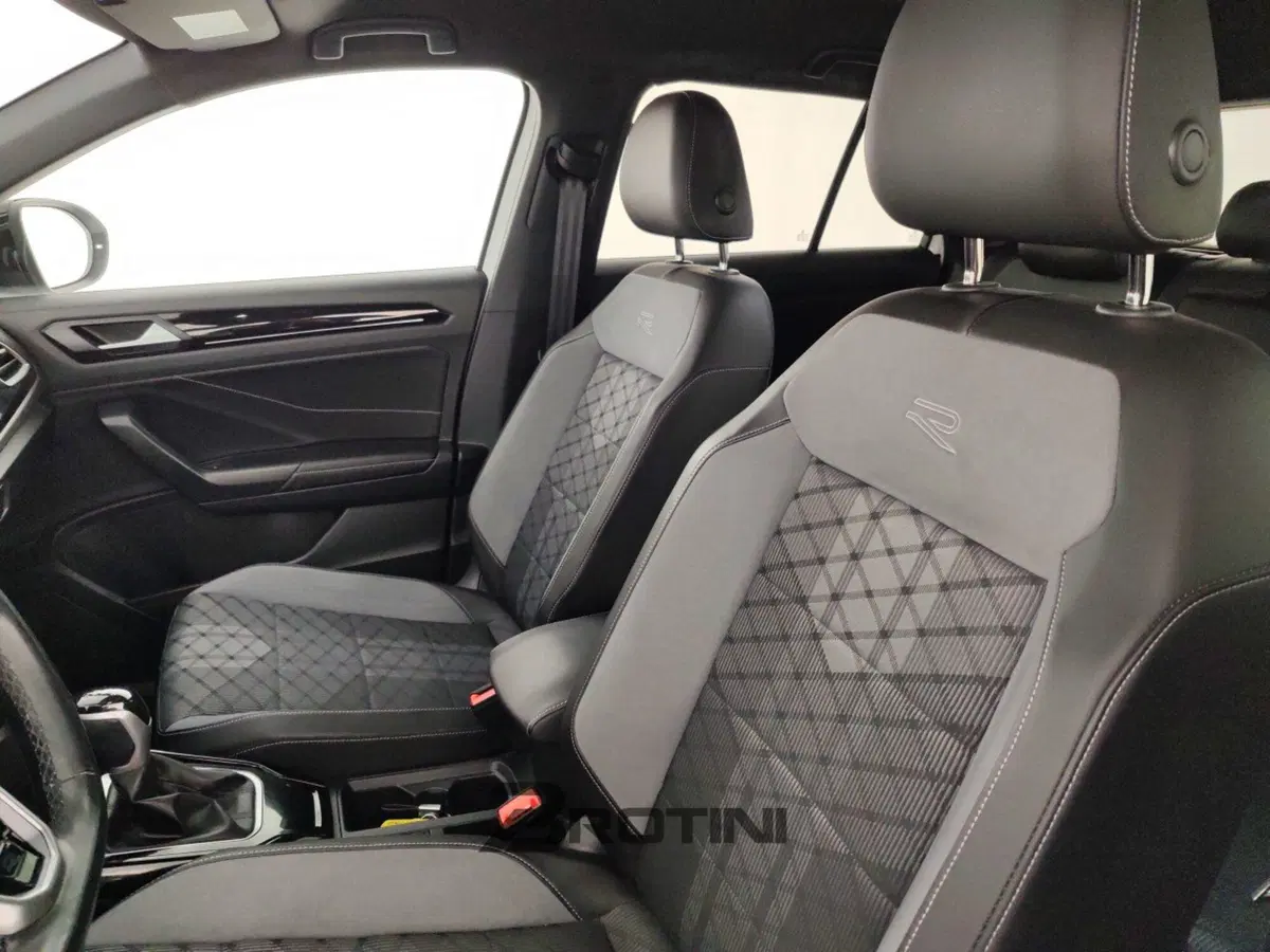 Volkswagen T-Roc usata a Massa-Carrara (9)