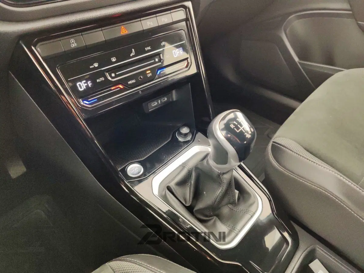 Volkswagen T-Roc usata a Massa-Carrara (10)