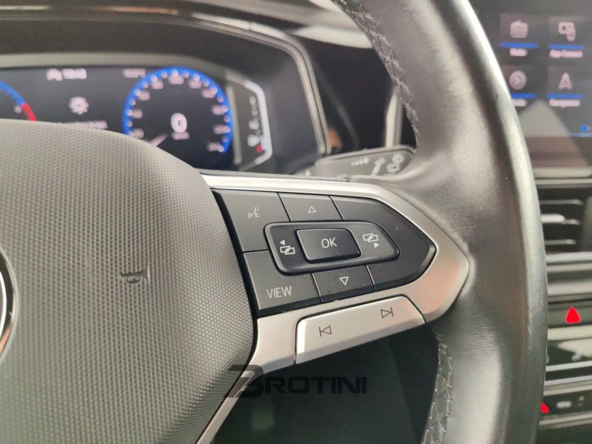 Volkswagen T-Roc usata a Massa-Carrara (12)