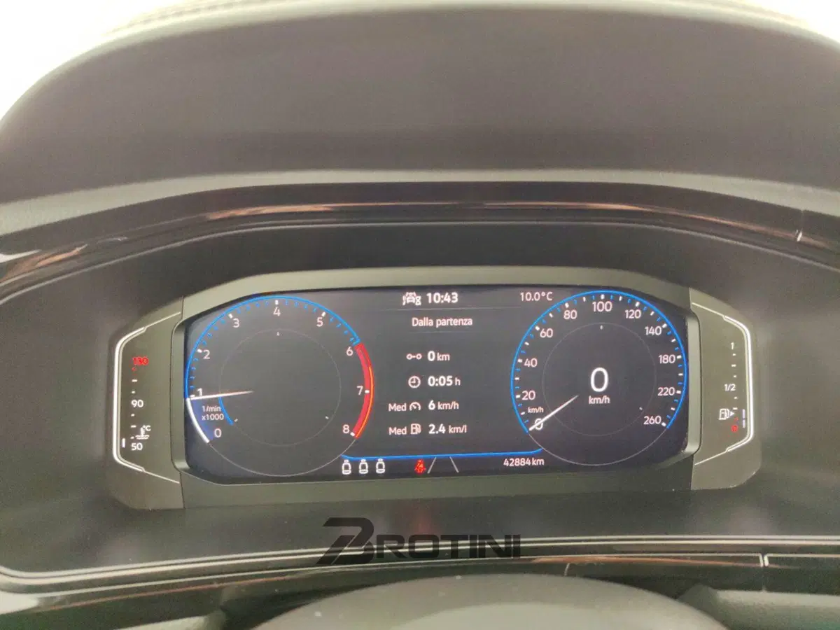 Volkswagen T-Roc usata a Massa-Carrara (14)