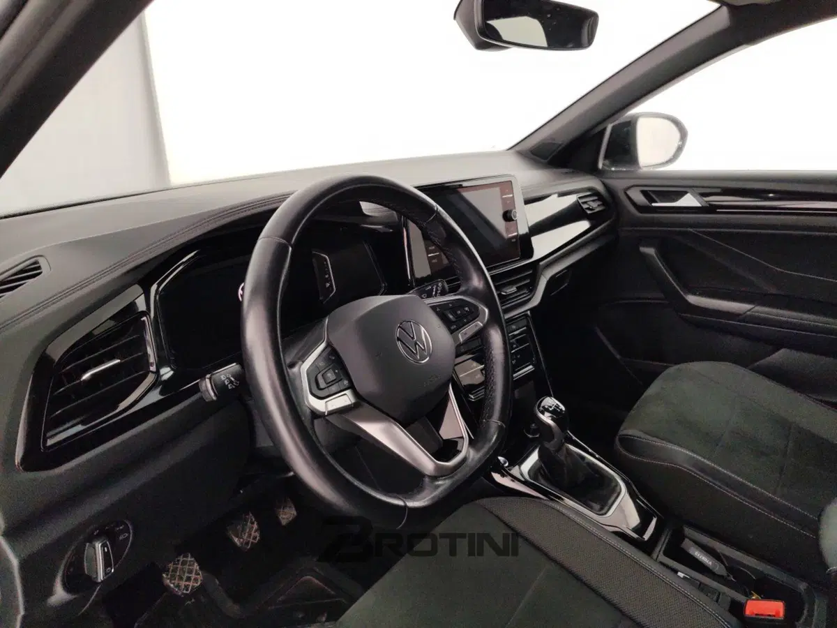 Volkswagen T-Roc usata a Massa-Carrara (7)