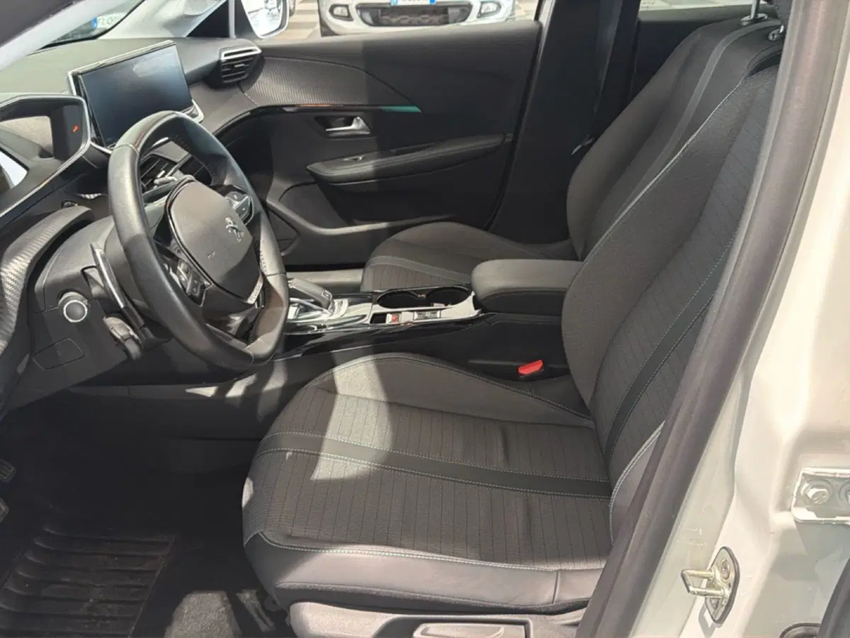 Peugeot 208 usata a Taranto (12)