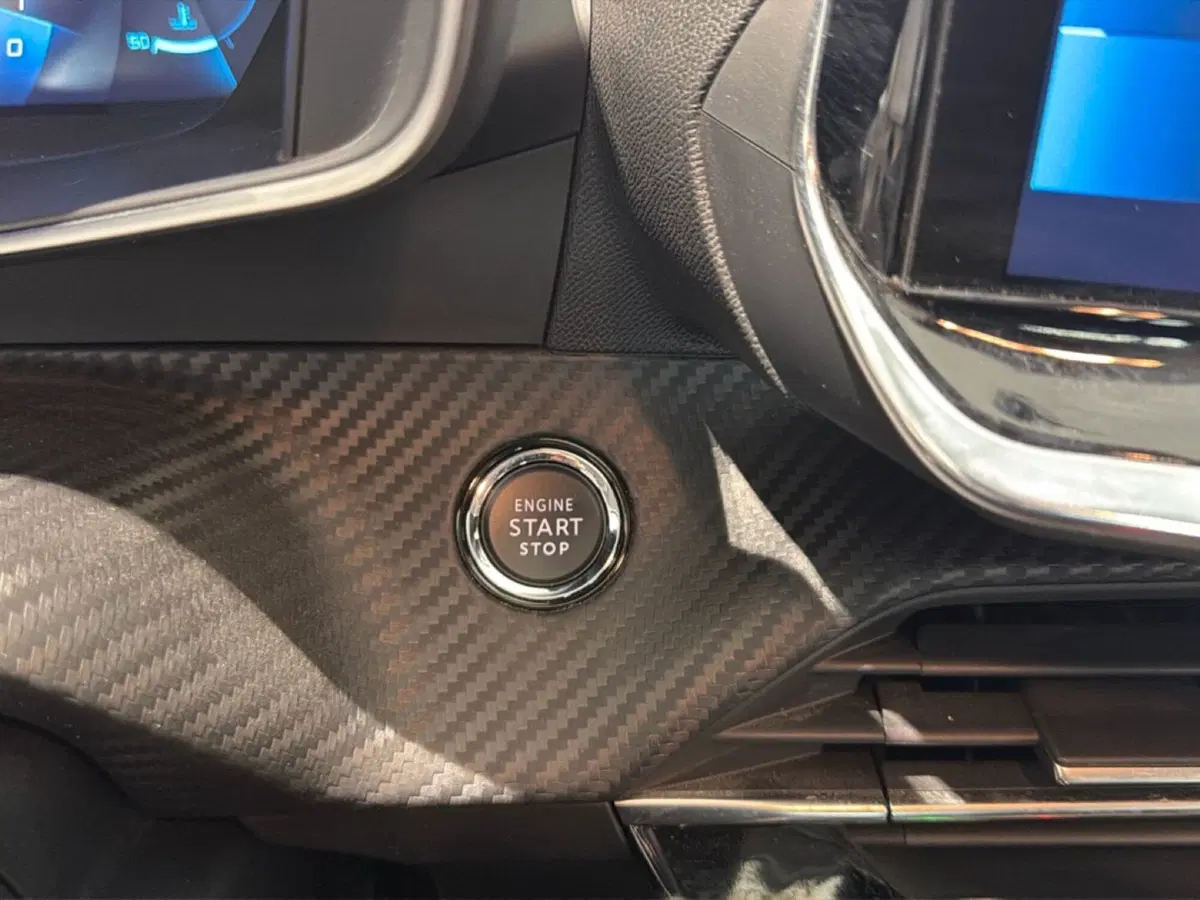 Peugeot 208 usata a Taranto (20)