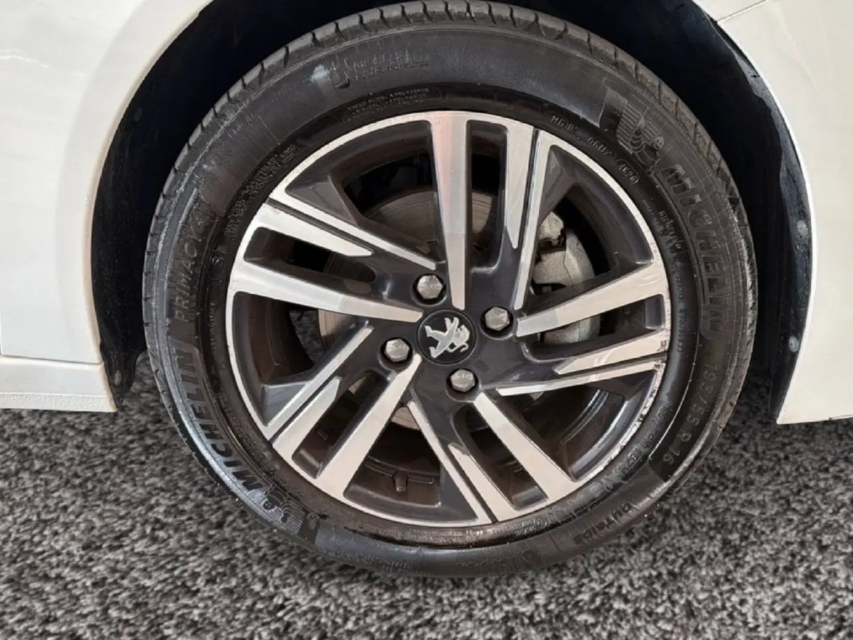 Peugeot 208 usata a Taranto (8)