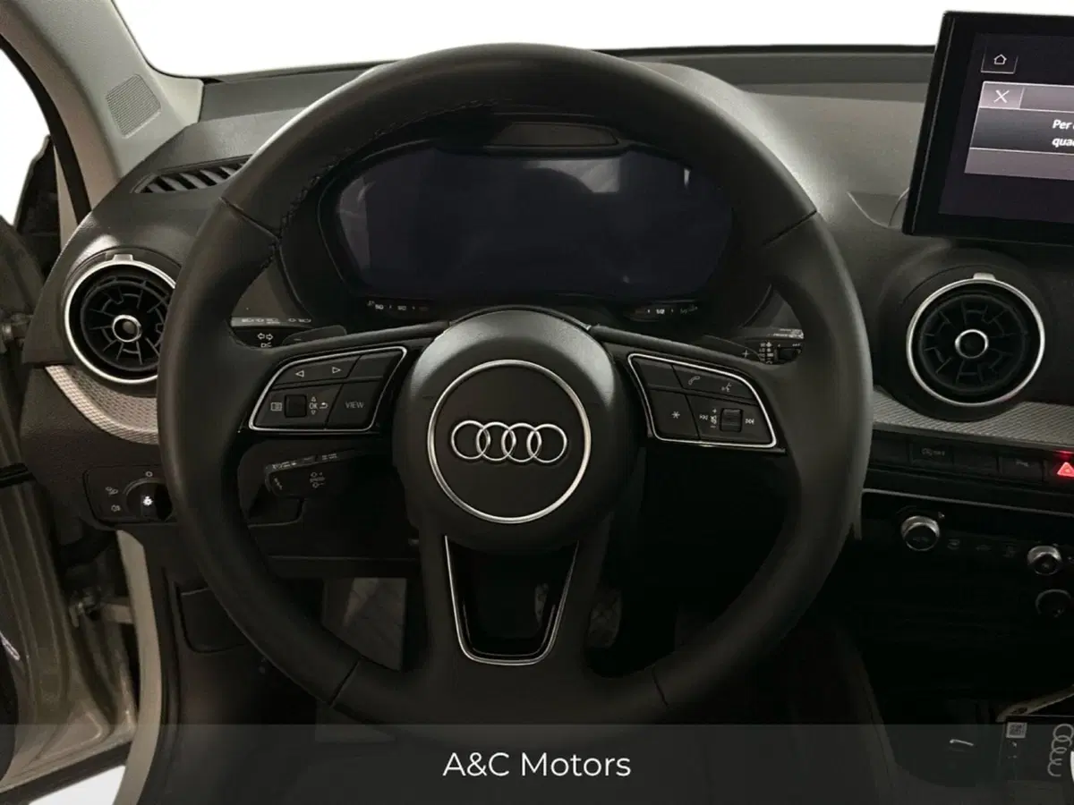 Audi Q2 nuova a Napoli (10)