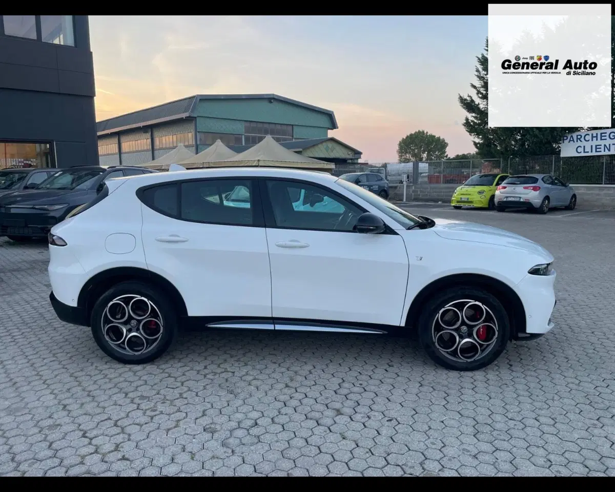 Alfa Romeo Tonale usata a Lucca (8)
