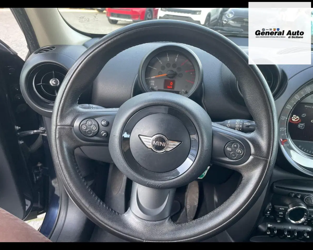 MINI Mini Countryman usata a Lucca (10)