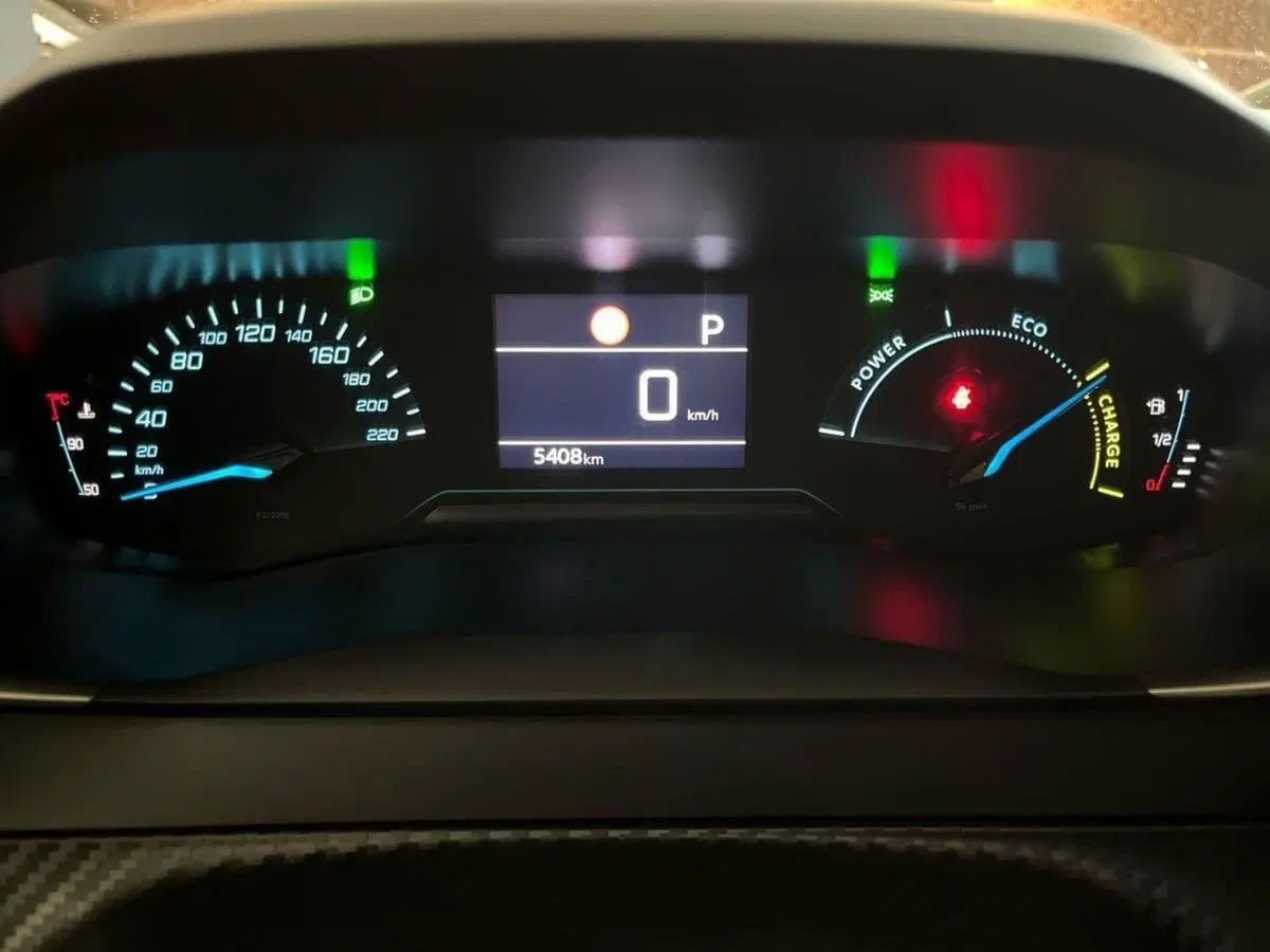 Peugeot 208 usata a Prato (13)
