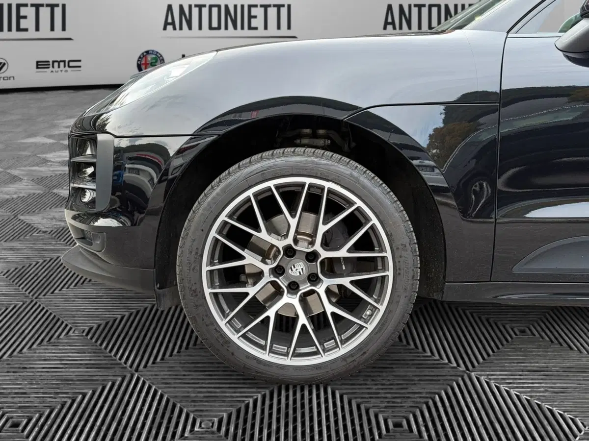 Porsche Macan usata a Ancona (19)