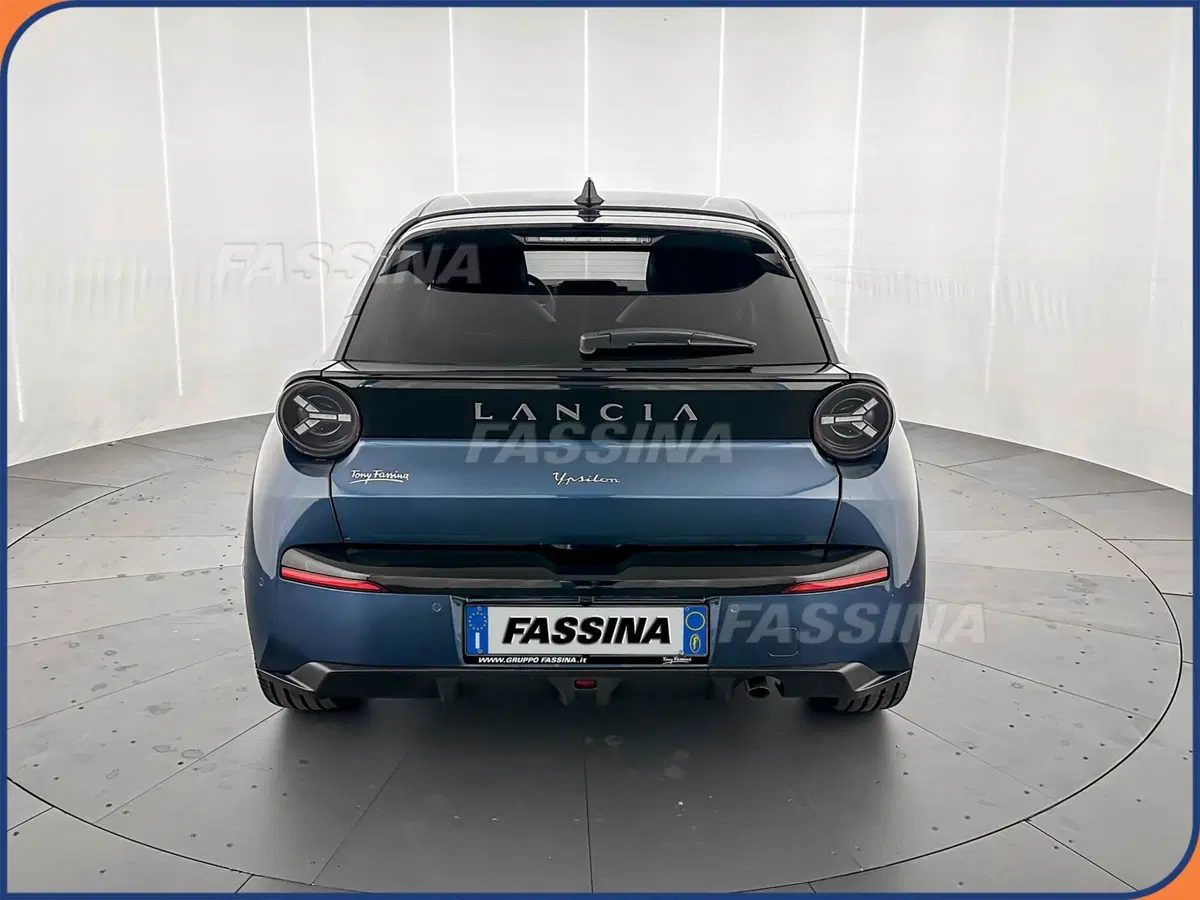 Lancia Ypsilon usata a Milano (5)