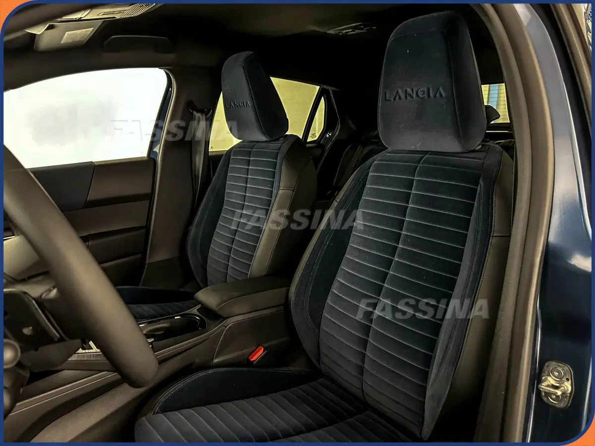 Lancia Ypsilon usata a Milano (8)