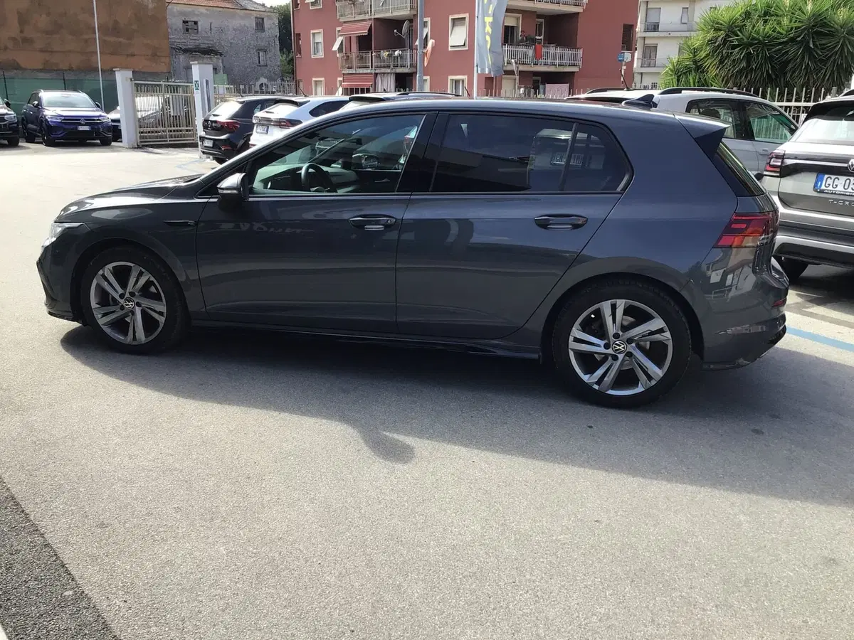 Volkswagen Golf usata a Genova (8)