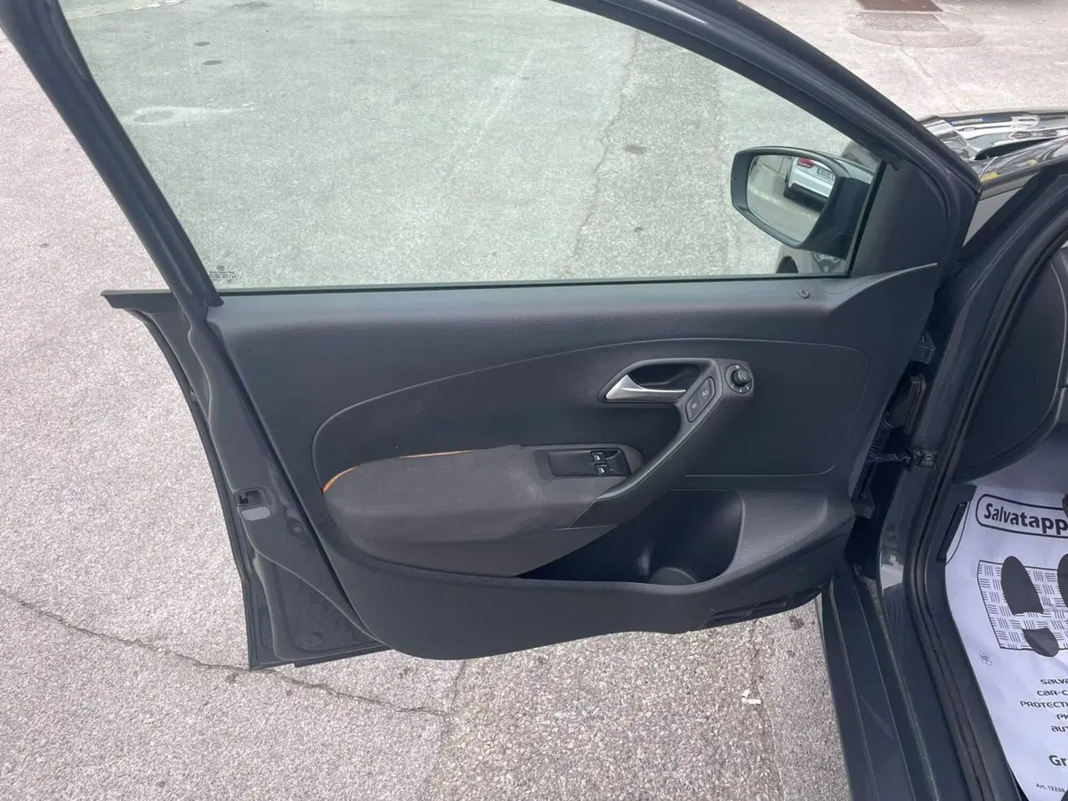 Volkswagen Polo usata a Lucca (8)