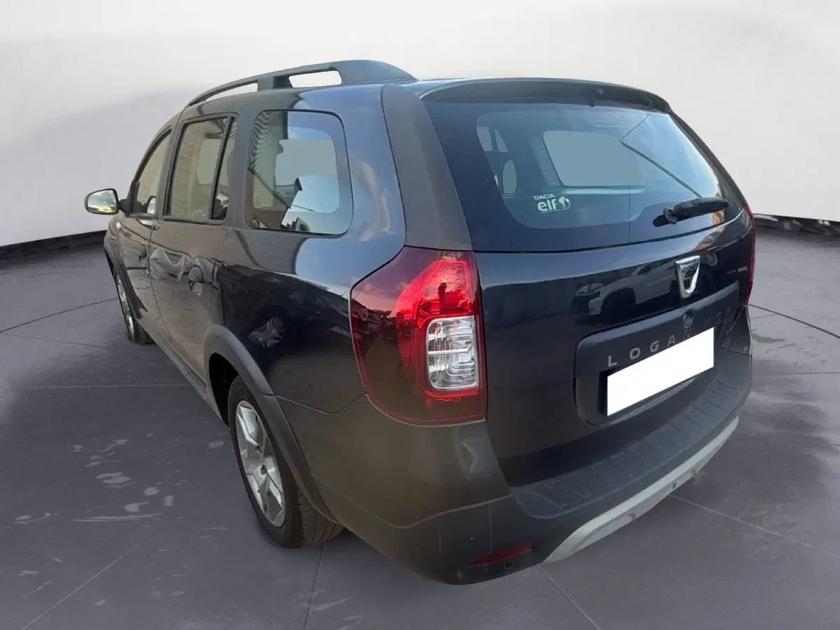 Dacia Logan usata a Palermo (6)