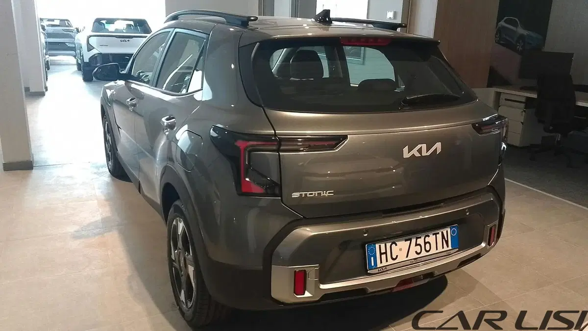 Kia Stonic nuova a Foggia (2)