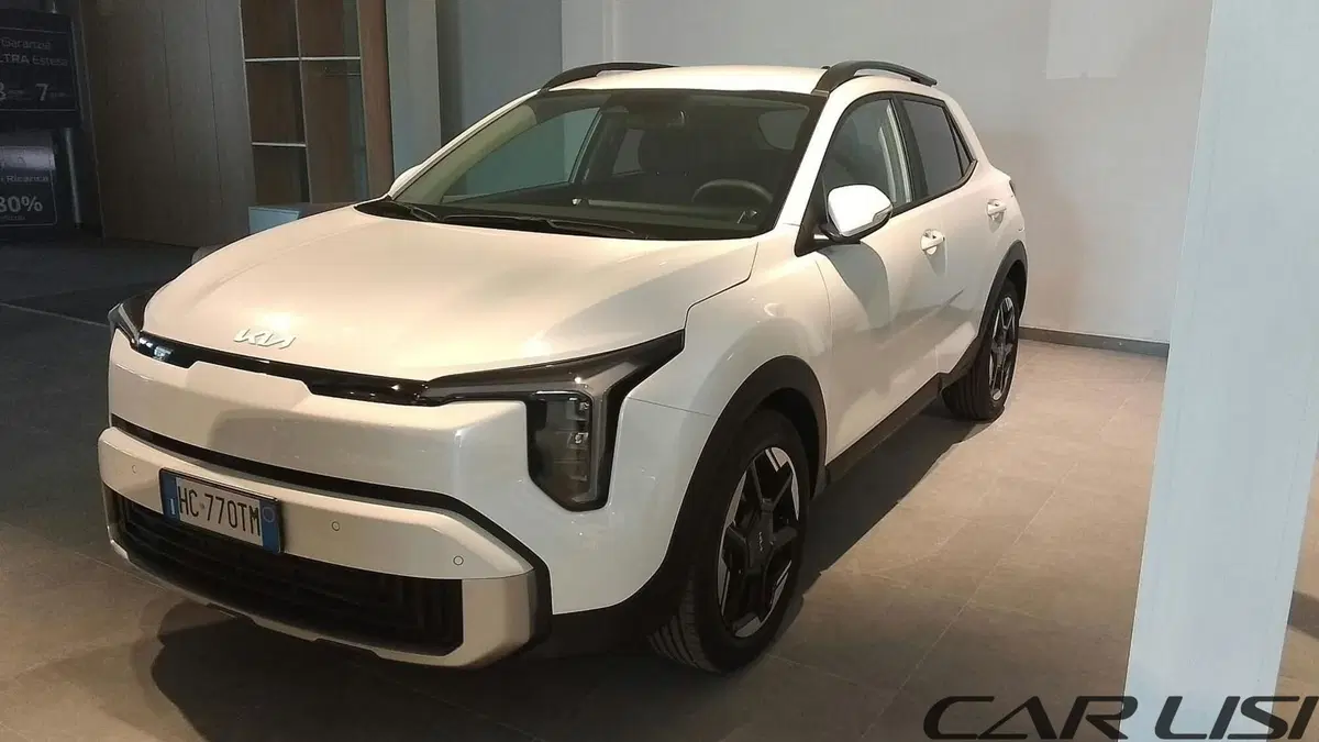 Kia Stonic nuova a Foggia (2)