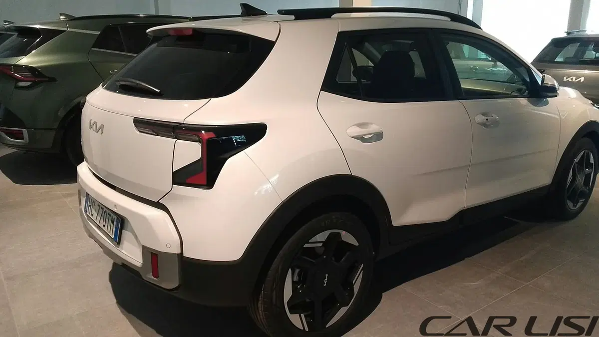 Kia Stonic nuova a Foggia (4)