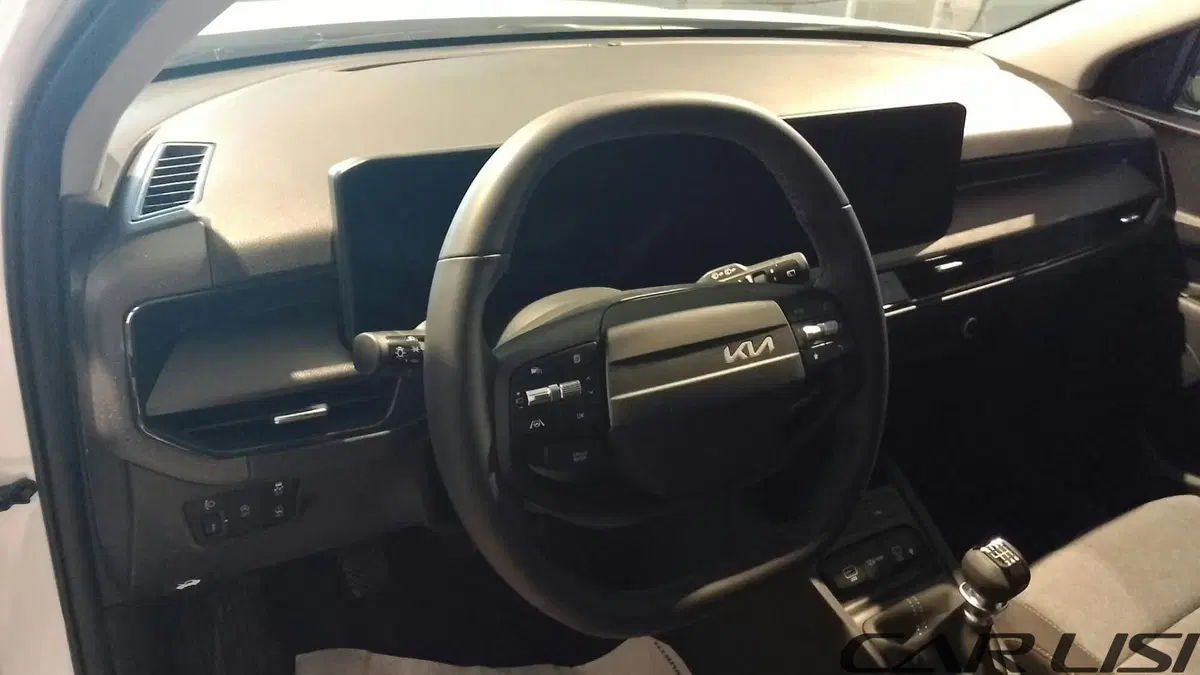 Kia Stonic nuova a Foggia (6)