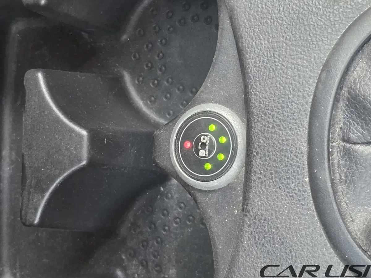 Nissan Micra usata a Foggia (9)