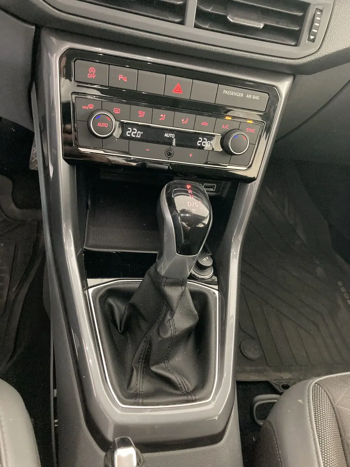Volkswagen T-Cross usata a Foggia (15)