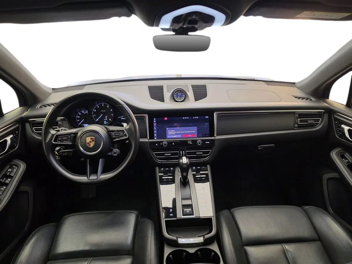 Porsche Macan usata a Bari (11)
