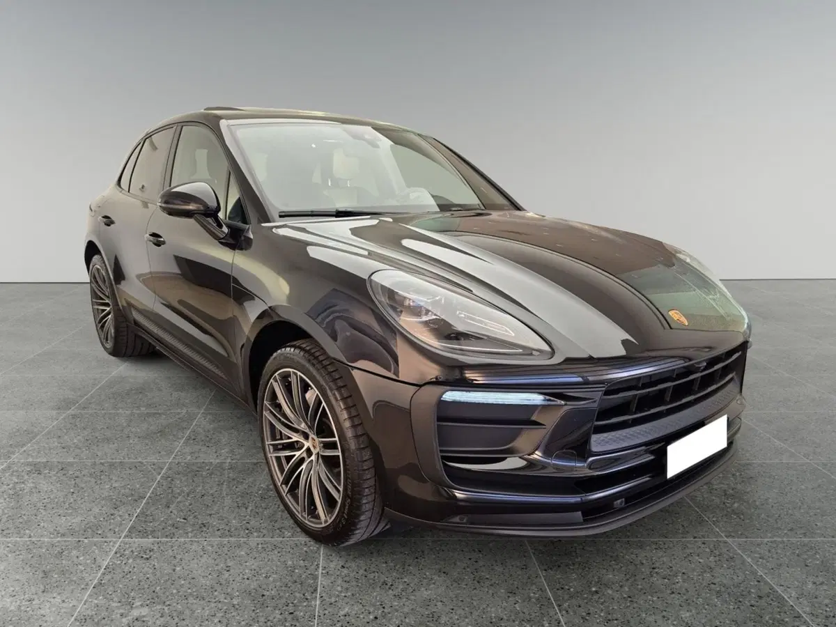 Porsche Macan usata a Bari (16)