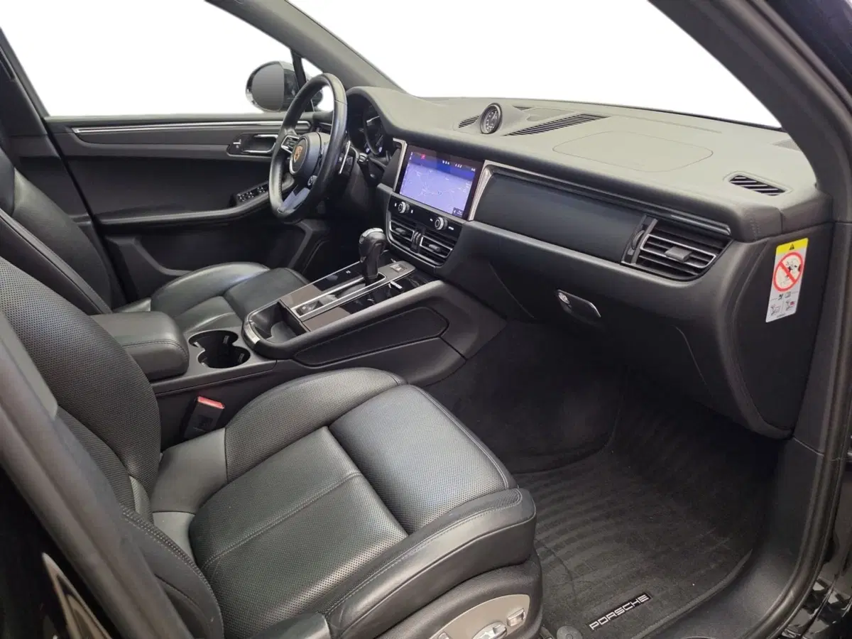 Porsche Macan usata a Bari (4)