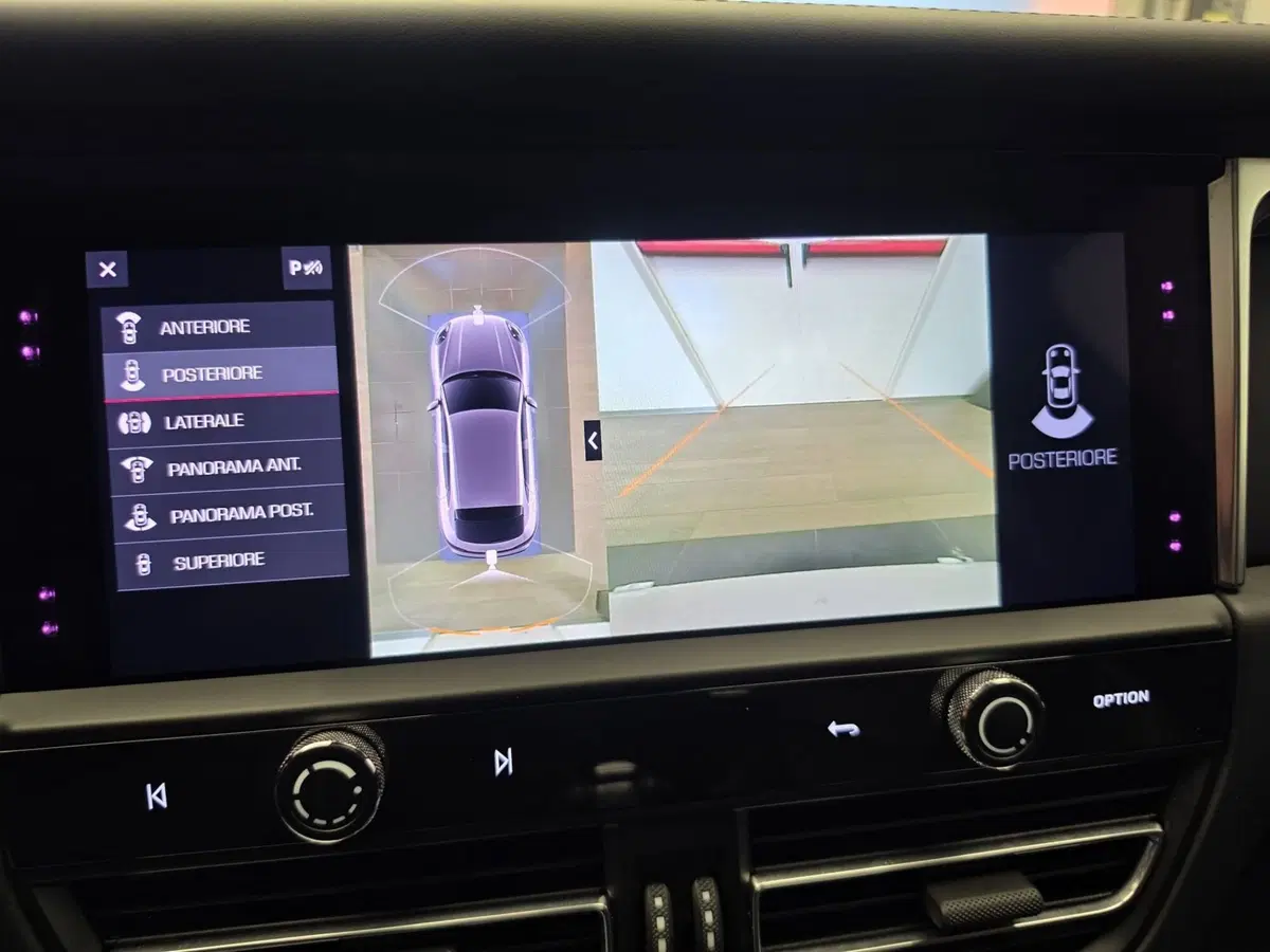 Porsche Macan usata a Bari (7)