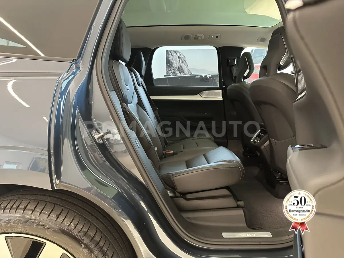 Volvo EX90 nuova a Forlì-Cesena (11)