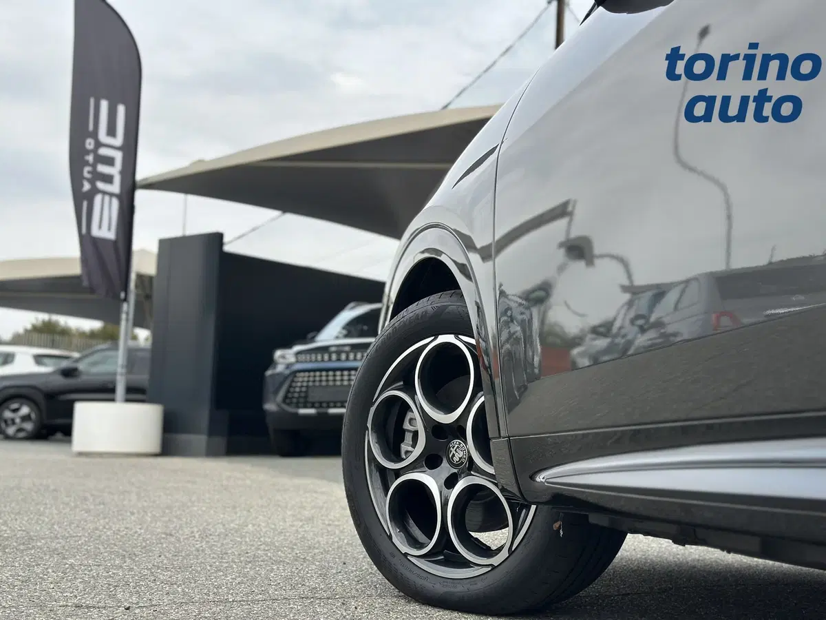 Alfa Romeo Tonale nuova a Torino (10)