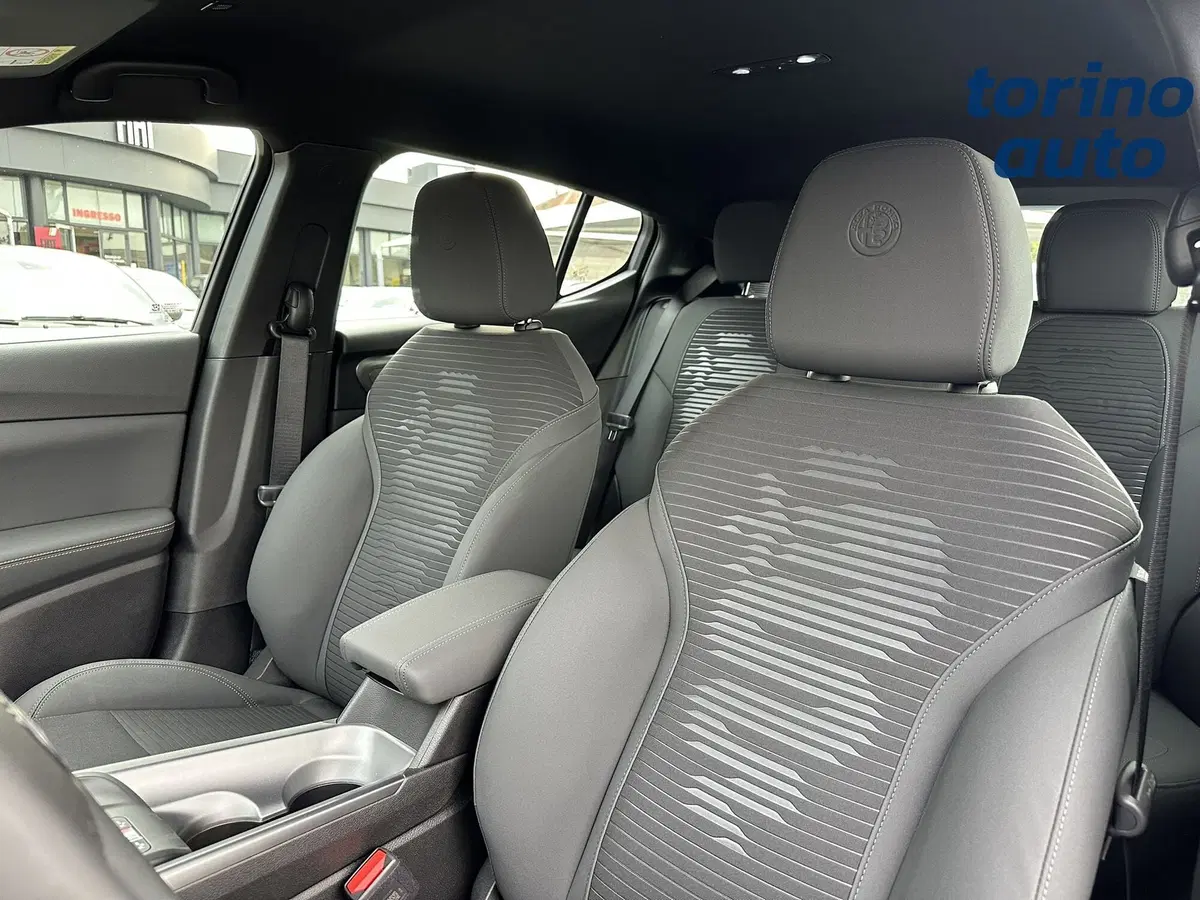 Alfa Romeo Tonale nuova a Torino (11)