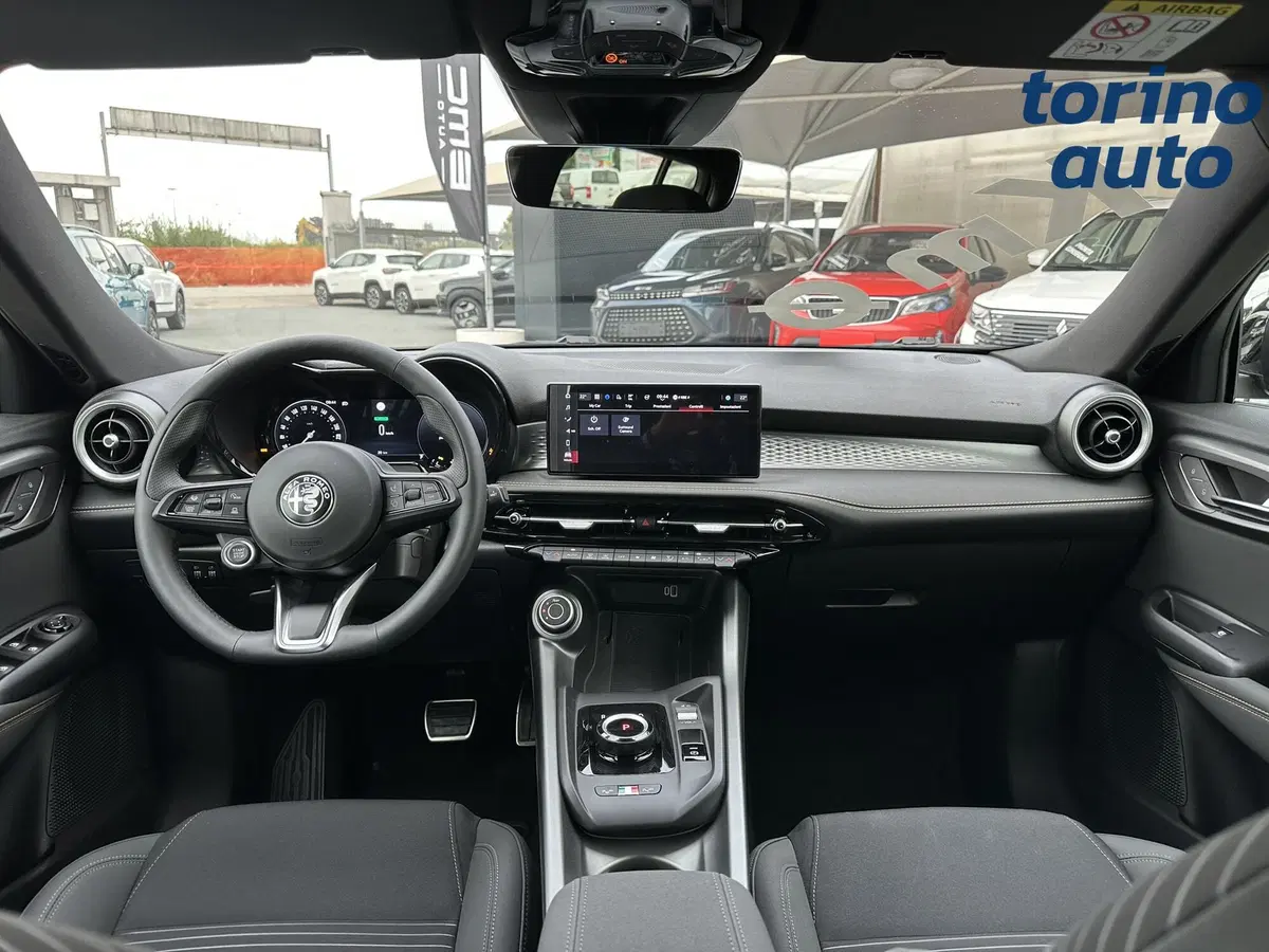Alfa Romeo Tonale nuova a Torino (14)