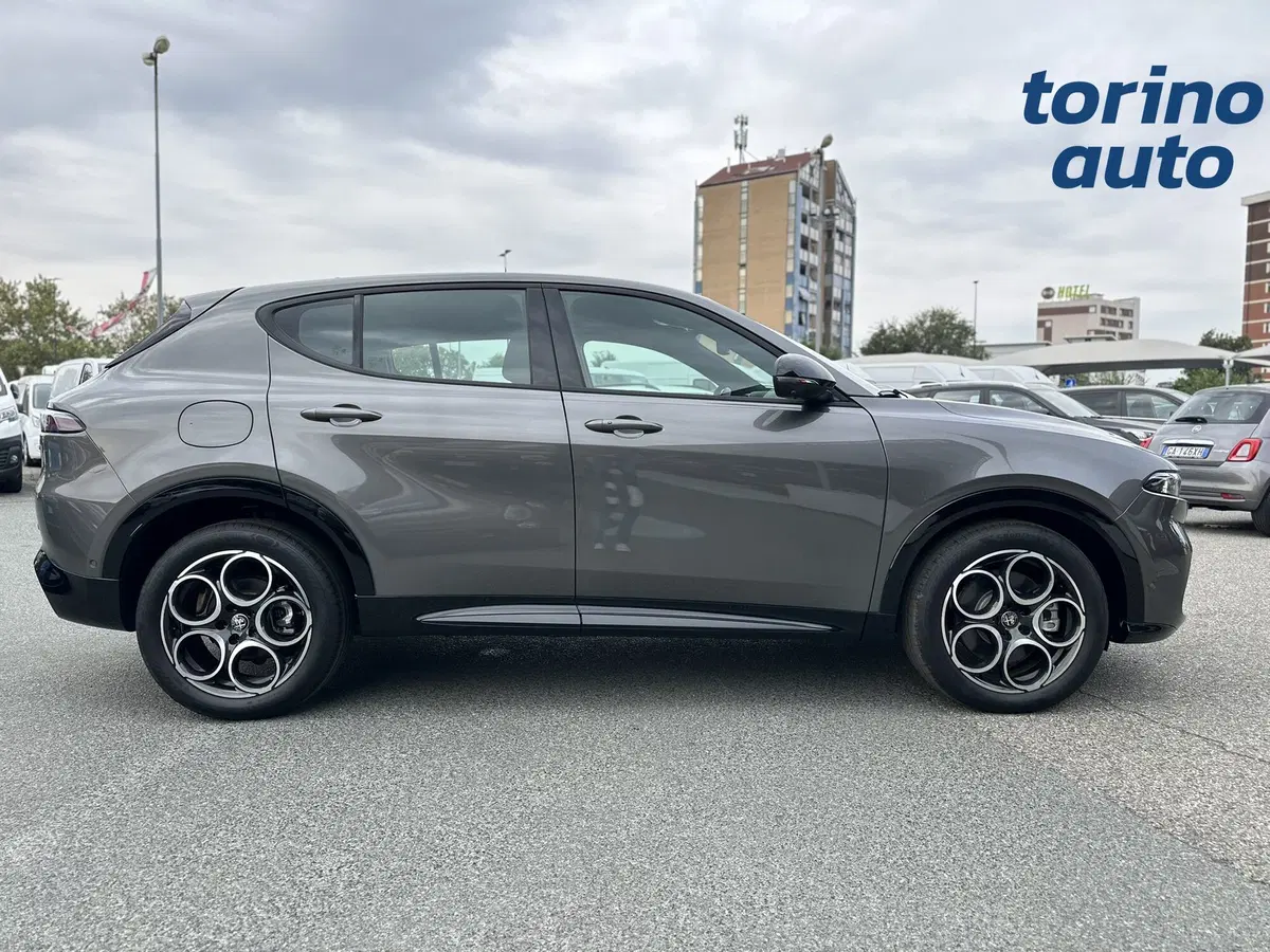 Alfa Romeo Tonale nuova a Torino (8)