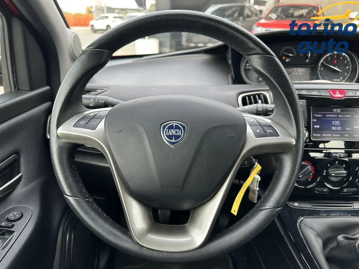 Lancia Ypsilon usata a Torino (15)