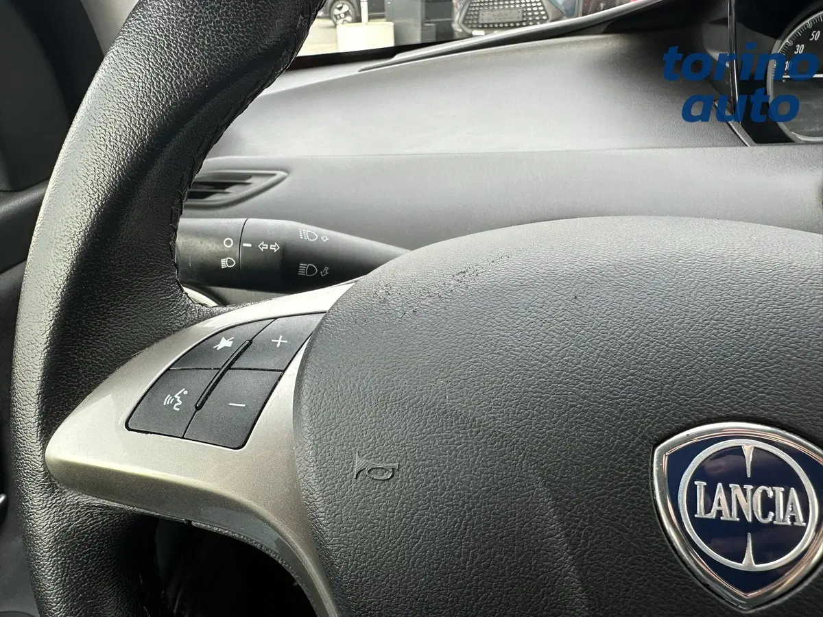 Lancia Ypsilon usata a Torino (16)