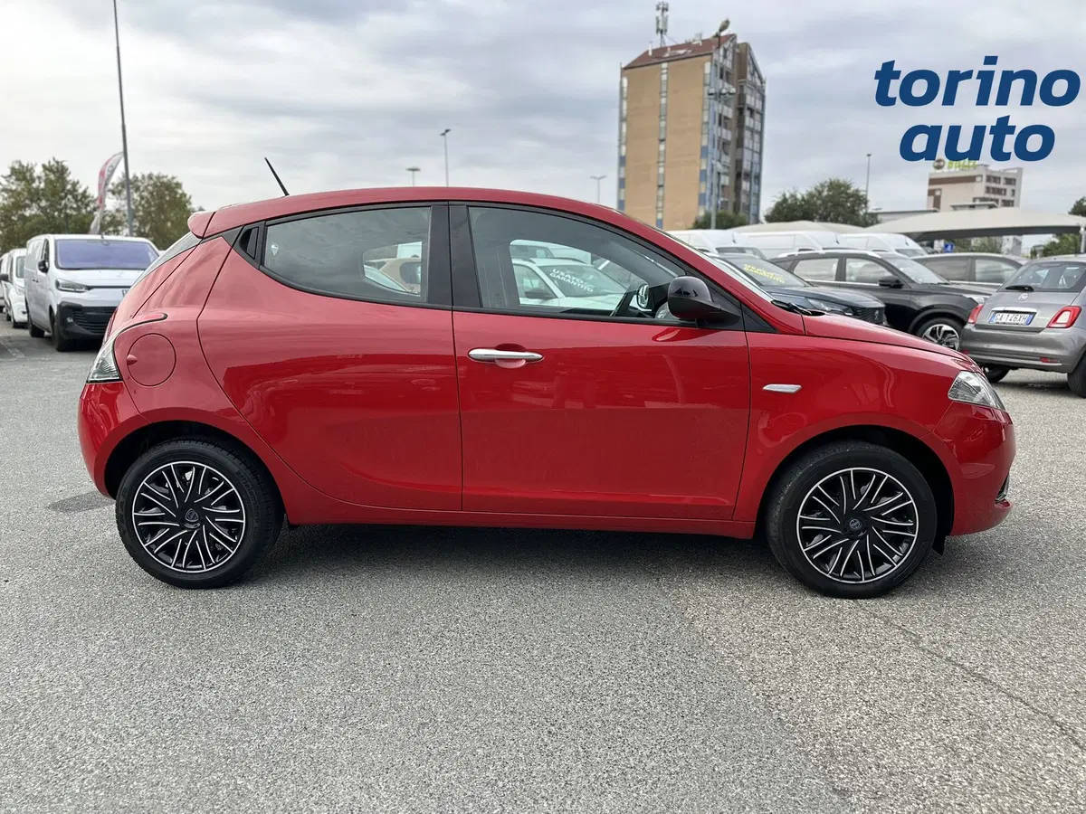 Lancia Ypsilon usata a Torino (8)