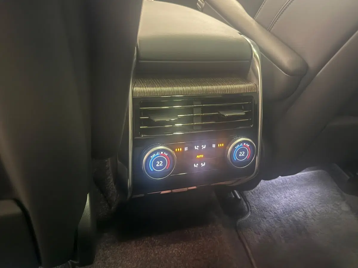 Land Rover Range Rover Sport usata a Novara (16)