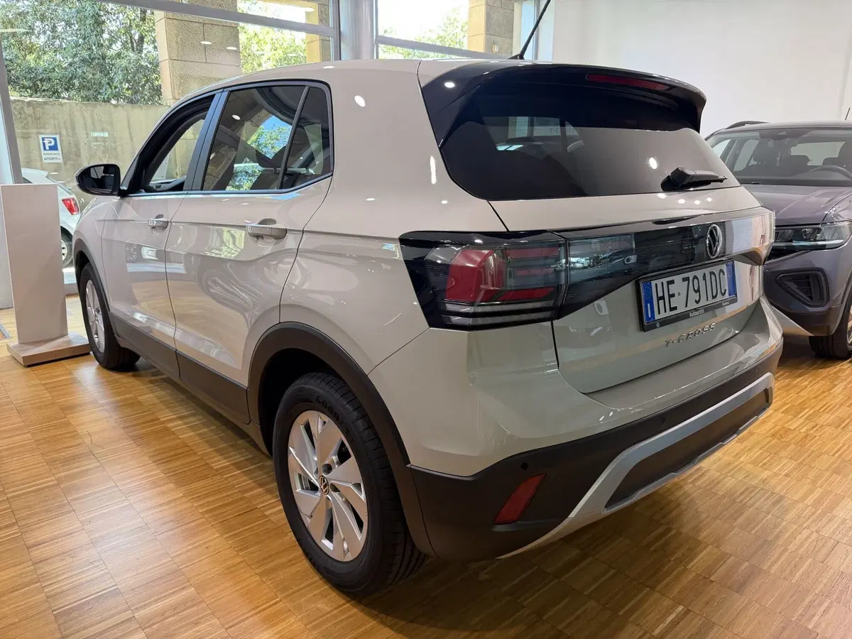 Volkswagen T-Cross nuova a Genova (2)